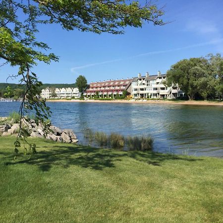111 Water Street Inn Boyne City Esterno foto