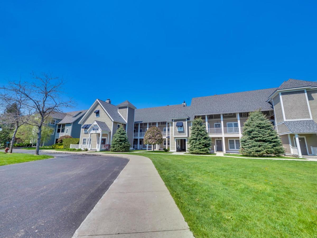 111 Water Street Inn Boyne City Esterno foto